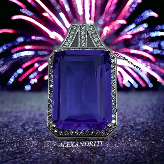 COLOR Changing ALEXANDRITE Pendant Necklace