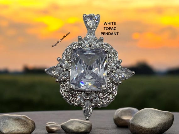 SHINNY WHITE TOPAZ Pendant Necklace