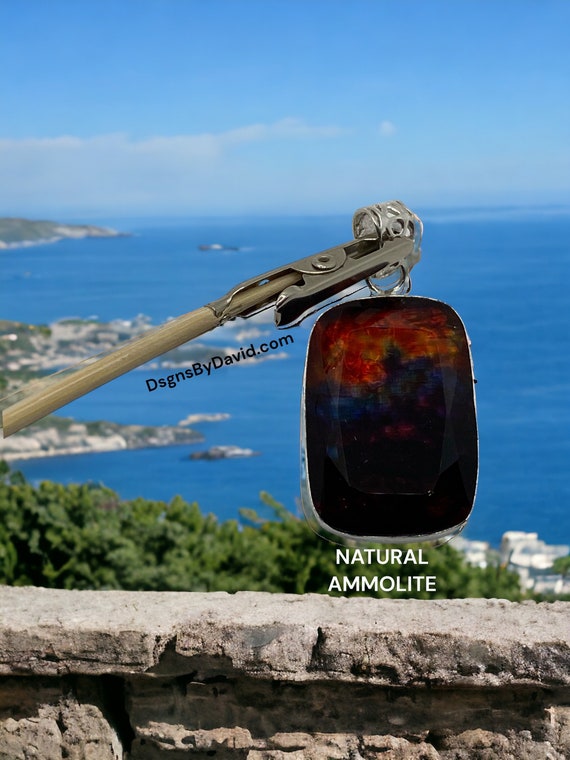 EXCITING NATURAL AMMOLITE Pendant Necklace