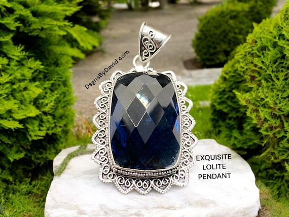 EXQUISITE LOLITE BEADED Necklace