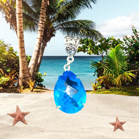 Stunning BLUE TOPAZ Pendant Necklace