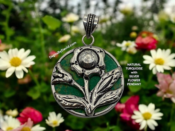 TURQUOISE with SILVER FLOWER Pendant Beaded Necklace