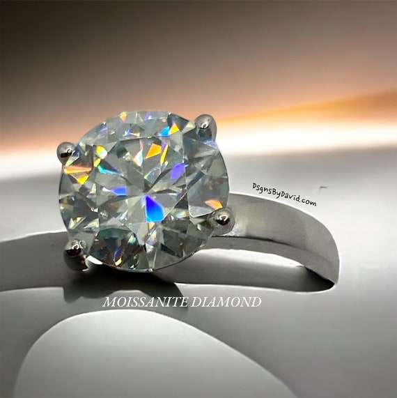 SOLIAIRE MOISSANITE DIAMOND Ring
