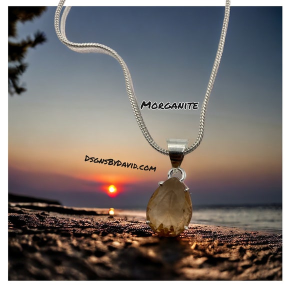 DELIGHTFUL MORGANITE Pendant Necklace