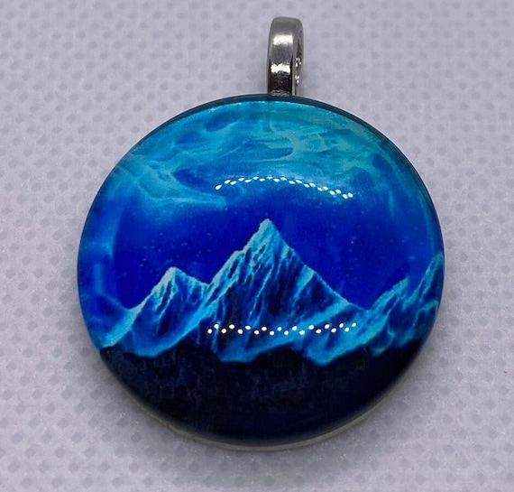 BEAUTIFUL MOUNTAIN Scene Pendant Necklace