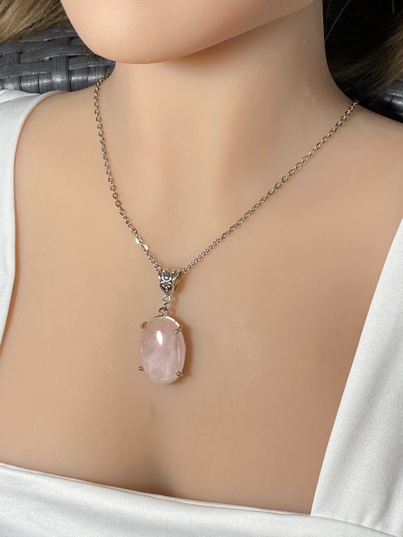 Beautiful Natural ROSE QUARTZ Pendant Necklace