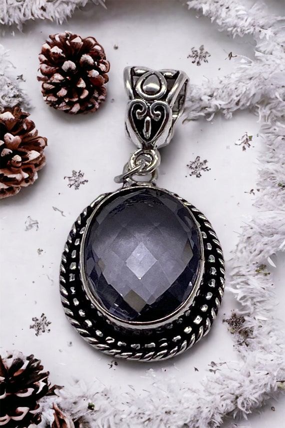 BEAUTIFUL ALEXANDRITE Gemstone Pendant Necklace