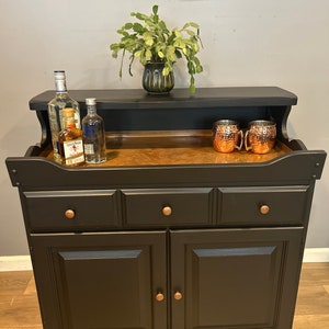 VENDIDO Barra de fregadero seco de pino con inserto de bandeja de cobre