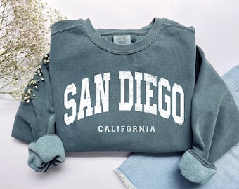 Vintage San Diego Sweatshirt: California College Style Pullover