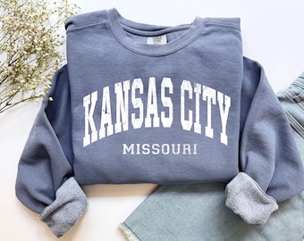 Kansas City Missouri Sweatshirt: Distressed Retro College Crewneck