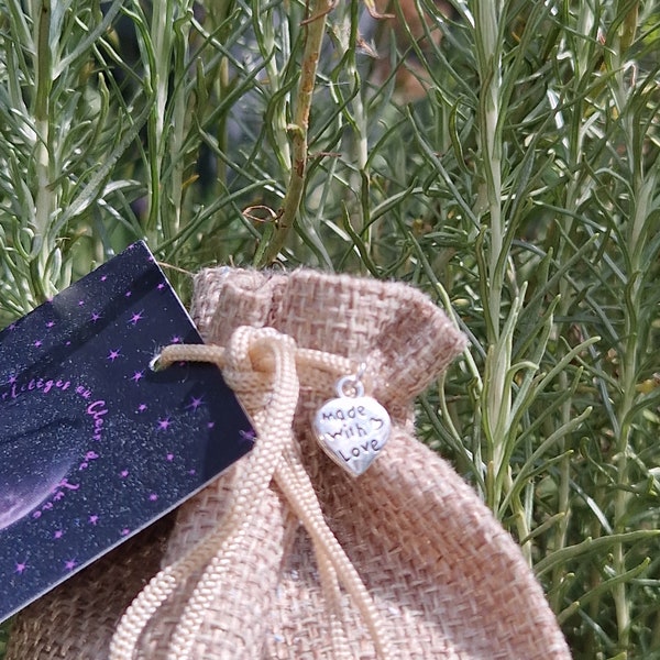 Pochon d'immortelle Corse dans sac en toile de jute