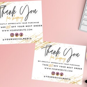 Cartão postal de agradecimento comercial, inserção de embalagem de cartão de agradecimento de 4,25" x 5,5", modelo CANVA editável dourado e branco, cartão de fidelidade do cliente