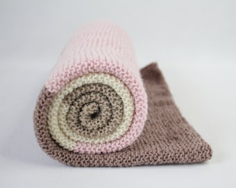 Handgestrickte Babydecke/ Kinderwagendecke Unikat aus weicher (Merino)/Babyalpaka Wolle. 4 Farben