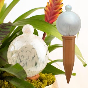 9 CM クラウド 虹色植物散水グローブ、シップ スクワッド トップ充填スプリンググローブ、オールナチュラルガラスとテラコッタ、植物灌漑システム