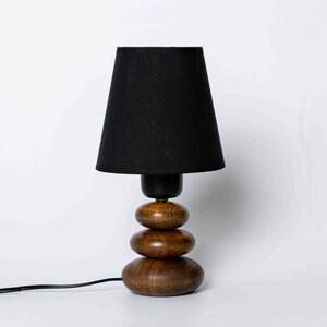 Lámpara de mesa pequeña de madera, lámpara de noche, lámpara de mesa rústica, iluminación de escritorio, lámpara de mesa minimalista, lámpara de escritorio para leer, pantalla de lino.
