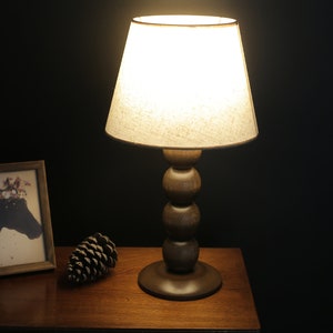 Walnut Table Lamp , Rustic Bedside Lamp , Modern Lighting , Natural Lighting , Hand Turned Wood Lamp , Hotel Lamp , Desk Lamp , Desk Light