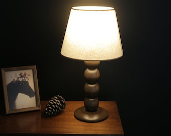 Lámpara de mesa de nogal, lámpara de noche rústica, iluminación moderna, iluminación natural, lámpara de madera torneada a mano, lámpara de hotel, lámpara de escritorio, lámpara de escritorio