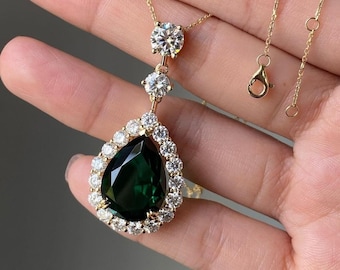 天然エメラルドネックレス / 18金クラシックペアカットエメラルドと