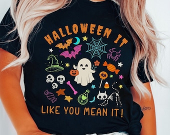Colorful Halloween Crewneck T-Shirt, Retro-Tee Halloween, Fall Spirits Shirt for Halloweener, Spooky Aesthetic Clothes with Ghost and Bats