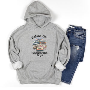 Bluza z kapturem 90s Raised on Backstreet Boys, zespół Take Me Back 90s Boy Band, kaseta magnetofonowa z muzyką nostalgiczną, bluza z kapturem Unisex Heavy Blend™
