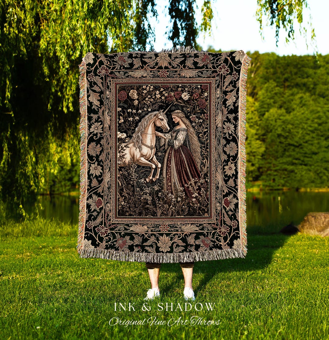 Princesscore Decor Renaissance Fairytale Floral Throw Blanket | Baroque Cottagecore ...