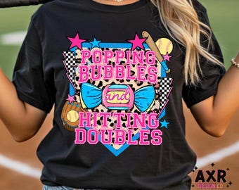 Estourando Bolhas e Batendo Duplas PNG, Design de Camiseta com Estampa de Softball, Camiseta Gráfica Retrô de Esportes PNG, Download de Sublimação Moderna para o Dia do Jogo