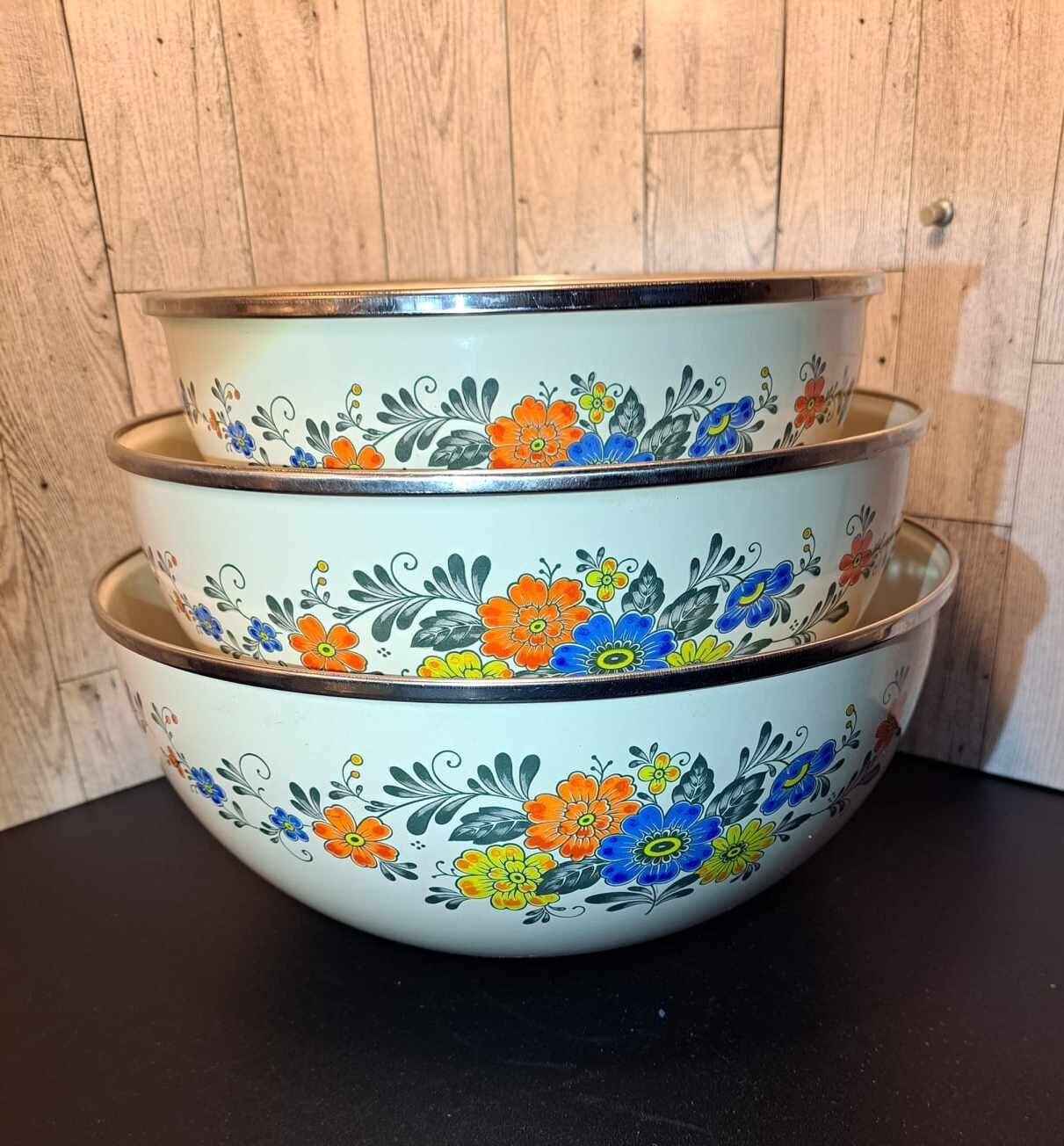 Vintage Kobe Porcelain Enamelware Mixing Bowl & Small Bowl with Lids - Set  of Two circa 1980s in 2023
