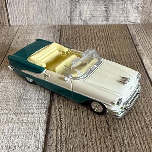 1955 White and Green Oldsmobile Super 88 1:43 Scale 2000
