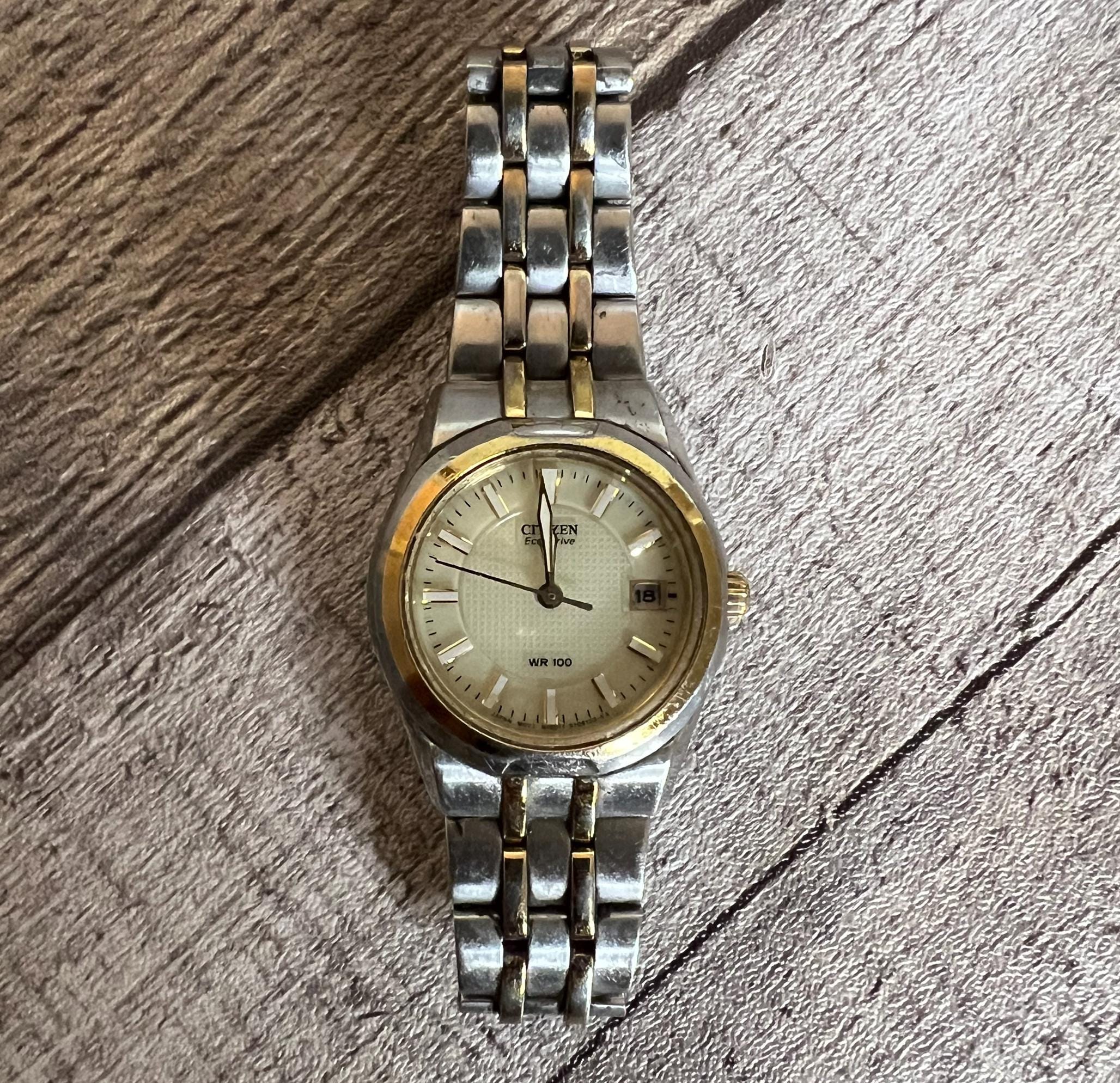 Vintage Citizens Eco-Drive E010-H29859 Natural Diamond Accent Bezel Watch. Citizen Eco-Drive Women main image 2