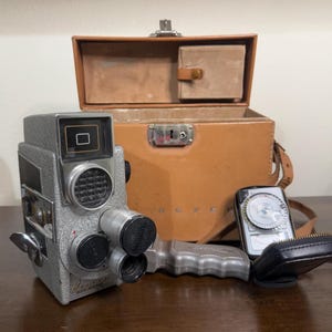 Revere Eye Matic Magazine Eight Model CA-2 8mm Cine Camera