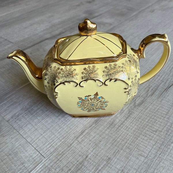 Vintage England Sadler Teapot with Broken Lid