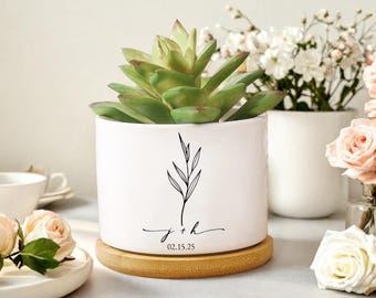 Custom Wedding Flower Pot,Engagement Ceramic Vase,Plant Pot,Engraved Memorial Wedding Vase,Gift for Newlywed,Bridal Shower Gift,Married Gift