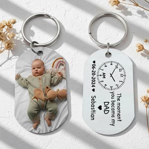 Gepersonaliseerde sleutelhanger The Moment You Beca My Dad/Mama sleutelhanger aangepast cadeau voor ouders Pasgeboren sleutelhanger Cadeaus voor vader, Vaderdagcadeau