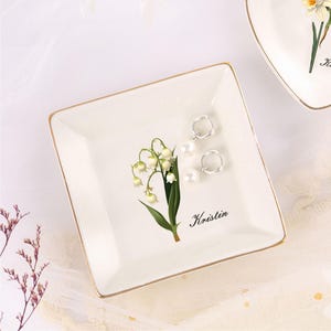 Personalised Birth Flower Trinket Dish,Ring Dish With Name,Floral Ring Dish,Heart & Square Shapes,Wedding Bridesmaid Gift,Jewelry Dish Gift