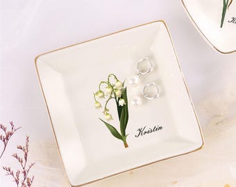 Plato de baratijas con flor de nacimiento personalizada, plato para anillos con nombre, plato floral para anillos, formas de corazón y cuadrado, regalo para dama de honor de boda, plato para joyas.