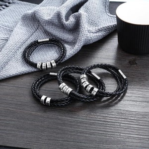 Pulsera trenzada de cuero personalizada para hombre con 2-5 cuentas personalizadas de plata esterlina Regalo de nombres de familia grabados para papá, él, novio