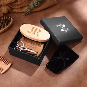 Personalized Wooden Beard Comb,Mustache Comb,Groomsmen Gift ,Gift For Men Beard, Beard Grooming Kit,Sandalwood Comb,Father's Day Gift