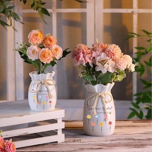 Personalized Mom Flower Vase,Birth Flower Vase,Ceramic Flower Vase,Flower Vase Gift,Gifts For Mom,Grandma Flower Vase,Mothers Day gift