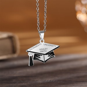 Personalized Bachelor Cap Name Necklace,Graduation Necklace,Custom Cap Name Pendant,Class of 2023 Graduation Necklace,Graduation Gift