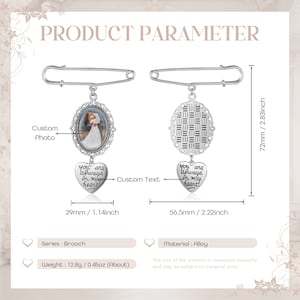 Puede incluir: Un broche plateado con un imperdible, un marco ovalado con una foto personalizada y un dije en forma de coraz&oacute;n grabado con el texto 'you are always in my heart'. Las dimensiones son 29mm por 72mm, con un ancho de 56,5mm y peso de 12,8g.