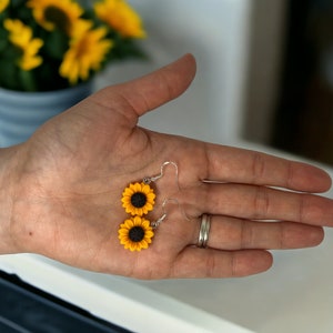 Sonnenblume Sommer Ohrringe. Lustig und blumig. Hypoallergen. Schöne Sommer und Feiertage Ohrringe Bild 4