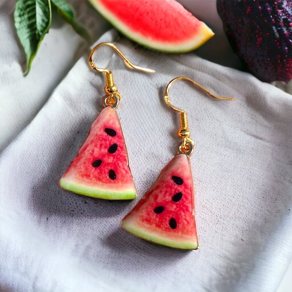 Boucles d'oreilles pastèque faites main. Fruits d'été et uniques. Amusant et original. Hypoallergénique. Optez pour un ensemble comprenant un bracelet, un collier ou un porte-clés.