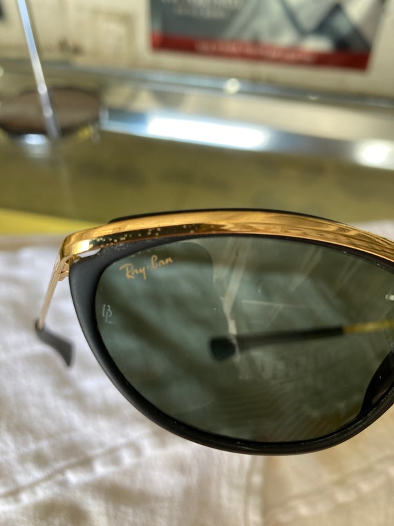 Vintage B&L RayBan sunglasses - image 6