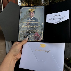 Graduierung Einladung mit Acrylfoto und Tasche.Event-Einladung die speziell für Ihre speziellen Veranstaltungen und Wünsche vorbereitet werden kann.