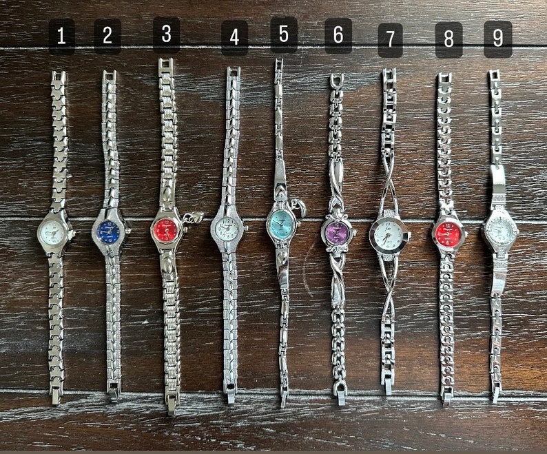 Deadstock vintage Y2K Silver Dainty Skinny montre, montre rétro, petite montre vintage, montre Y2K, cadeaux pour elle unisexe image 1