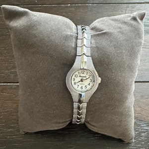Deadstock vintage Y2K Silver Dainty Skinny montre, montre rétro, petite montre vintage, montre Y2K, cadeaux pour elle unisexe image 5