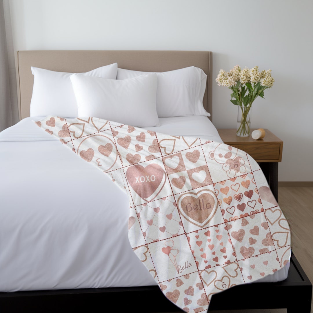 Playful Hearts Plush Blanket main image 0