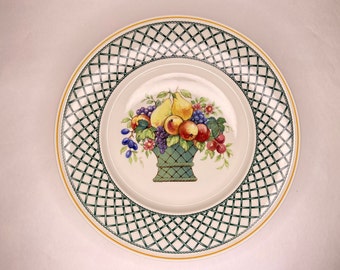 Villeroy & Boch Basket Dinner Plate - Featuring Fruit Basket Center and Green Lattice Pattern