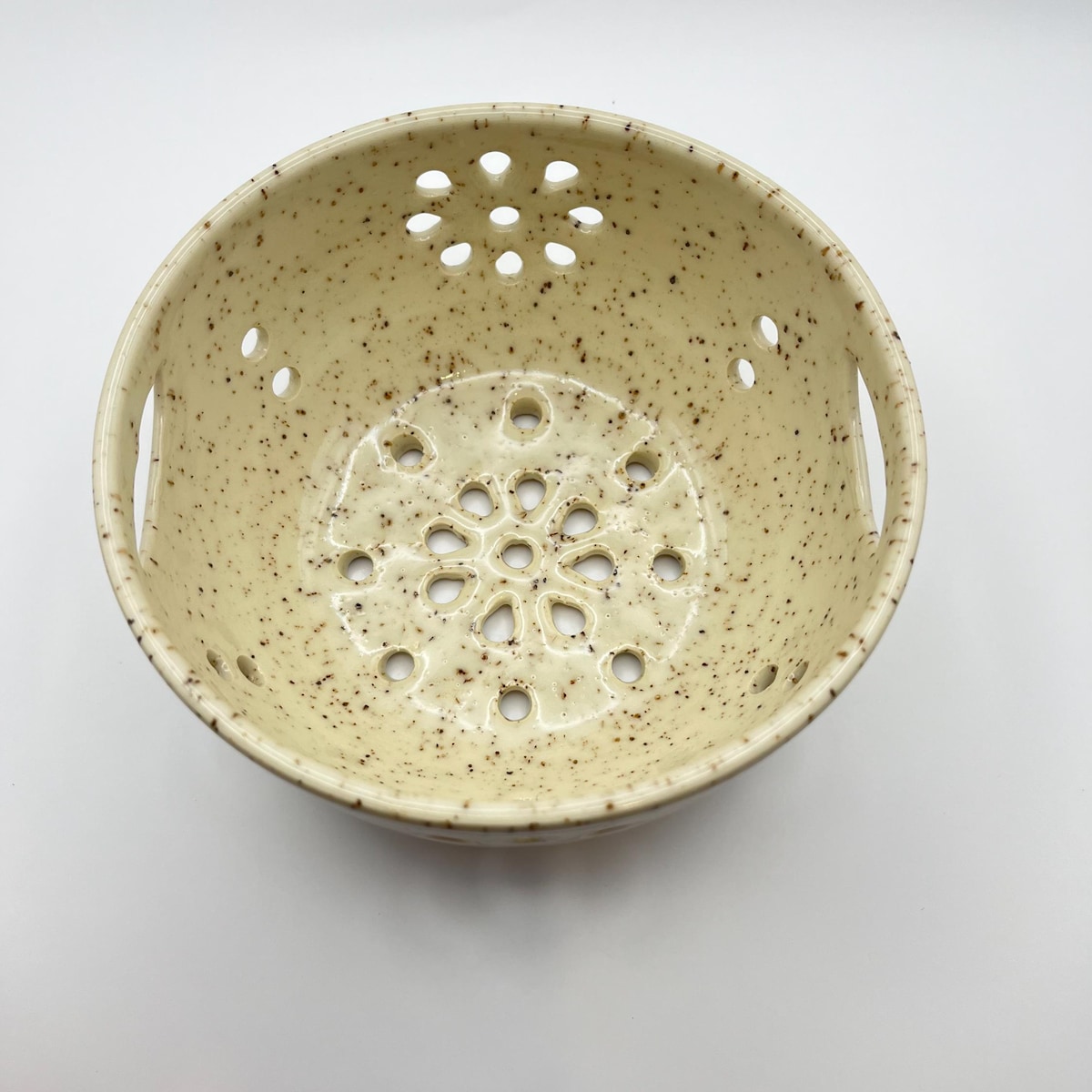 Off White Ceramic Colander With or Without Speckles, Berry Bowl, Handmade Pottery by Maisical Studios - Etsy