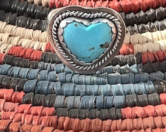 Beautiful baby blue Kingman turquoise heart shaped cabochon set in sterling silver~Size 8.5